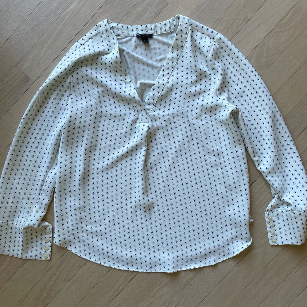 Ann Taylor mixed media v-neck blouse